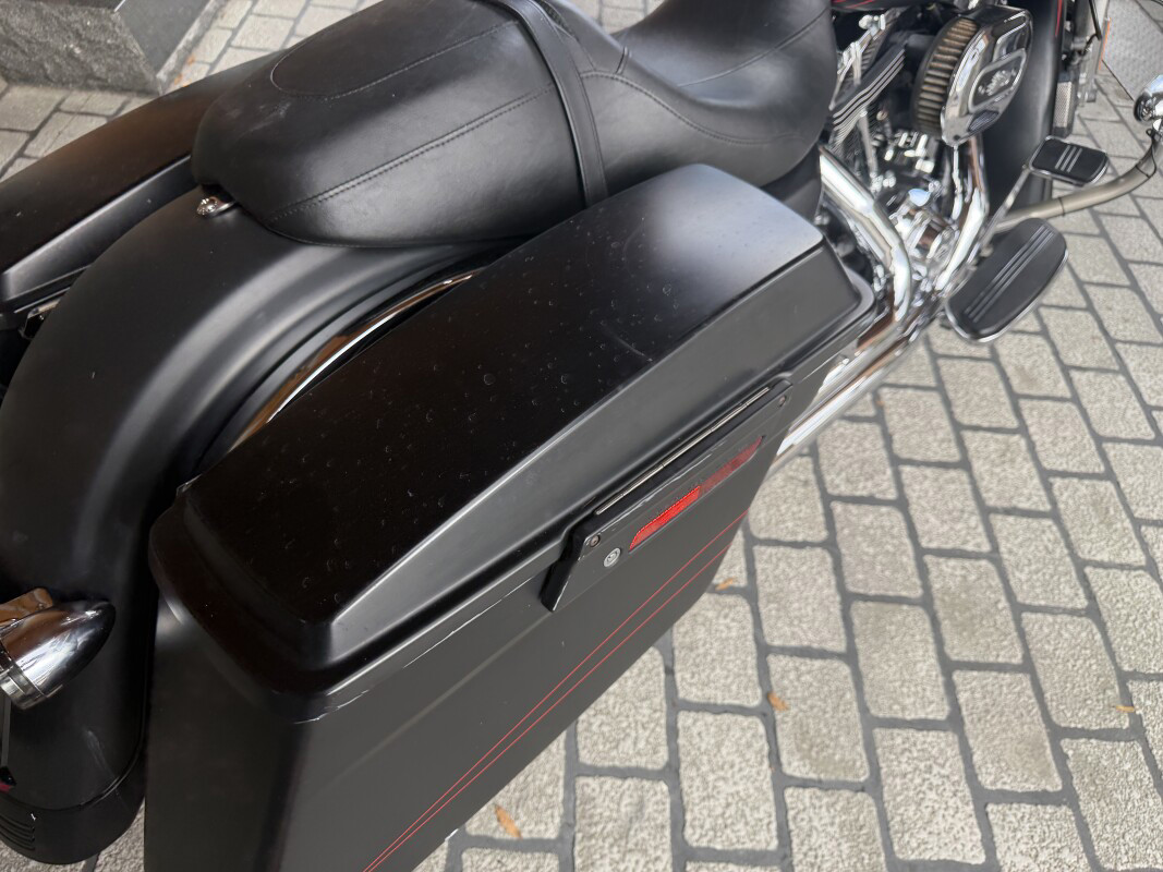 Road Glide® Custom