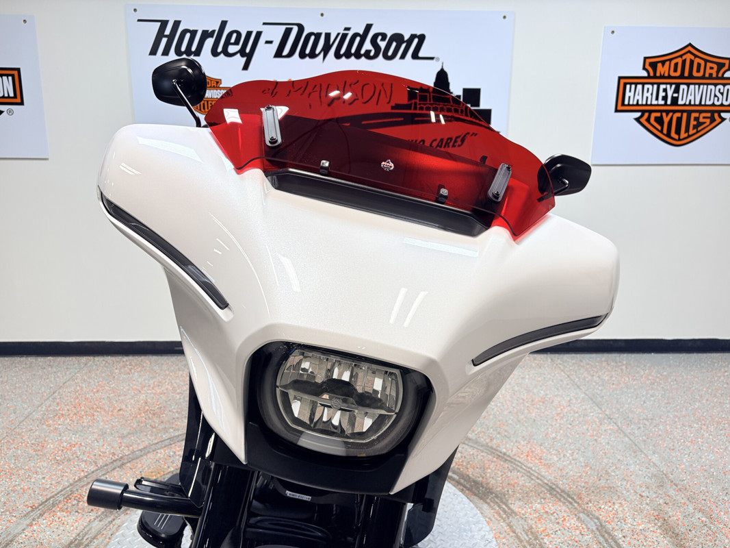 Street Glide®