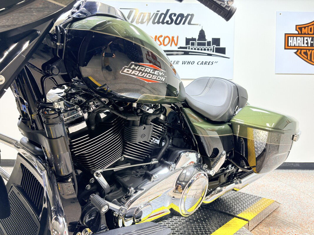Street Glide®