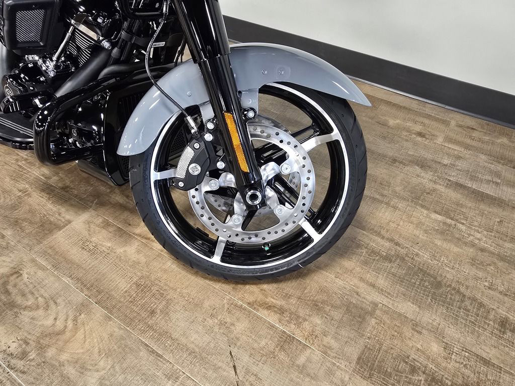 Road Glide®