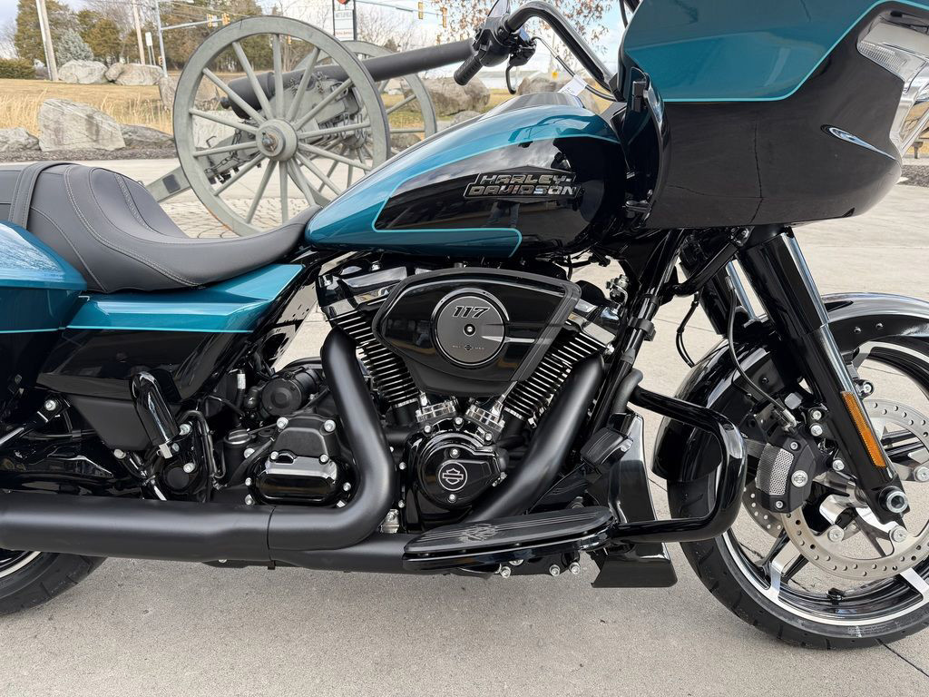Road Glide®