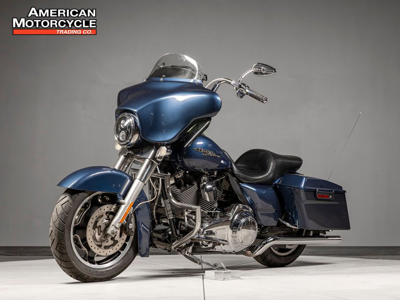 Street Glide®