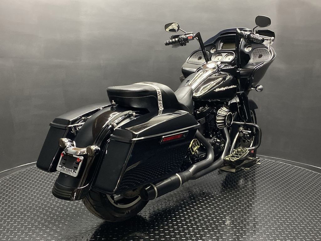 Road Glide®
