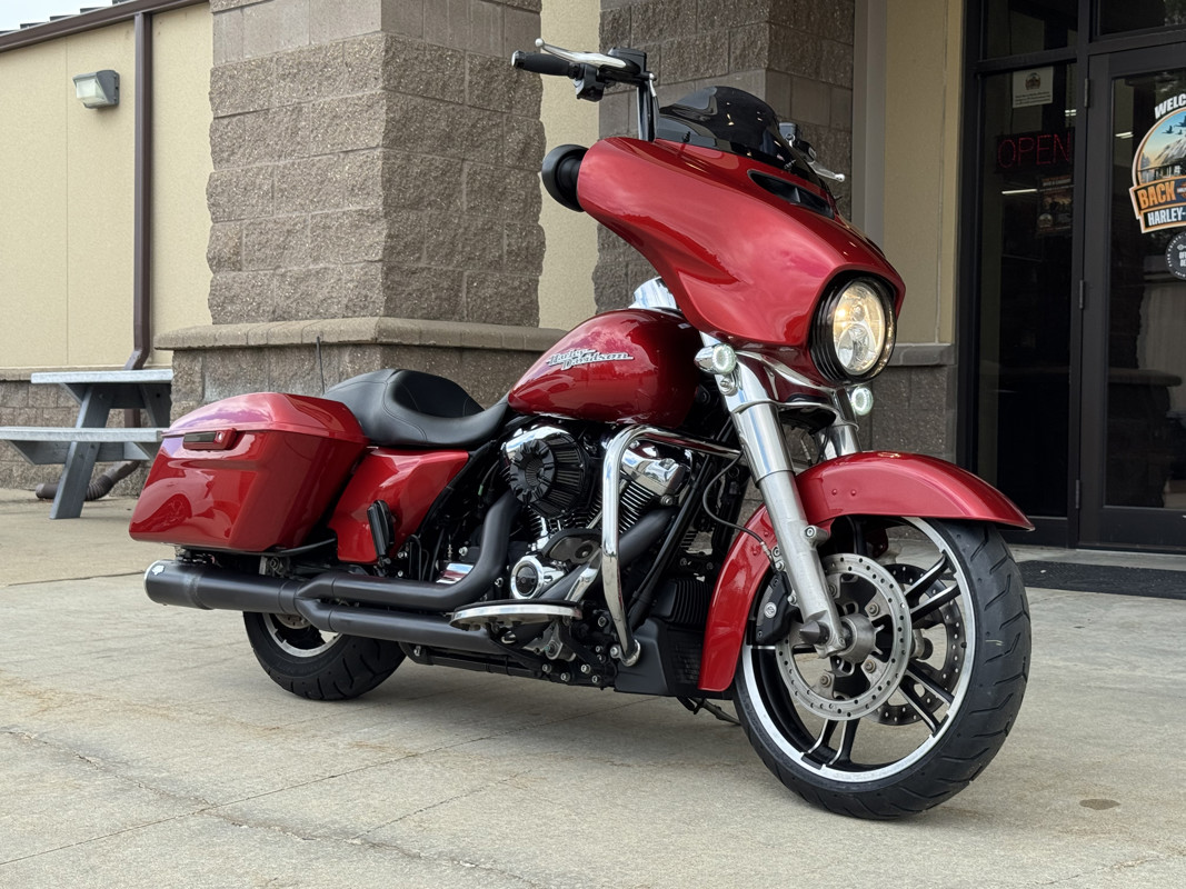 Street Glide®