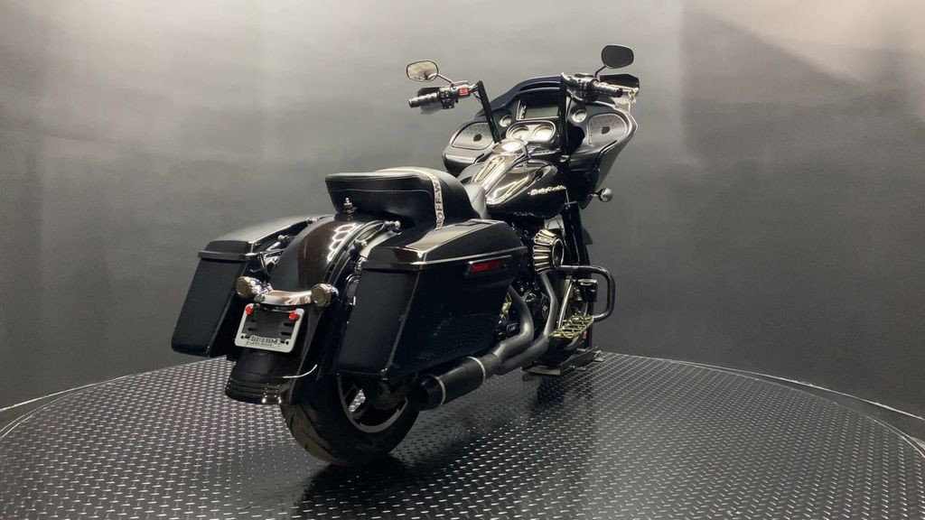 Road Glide®