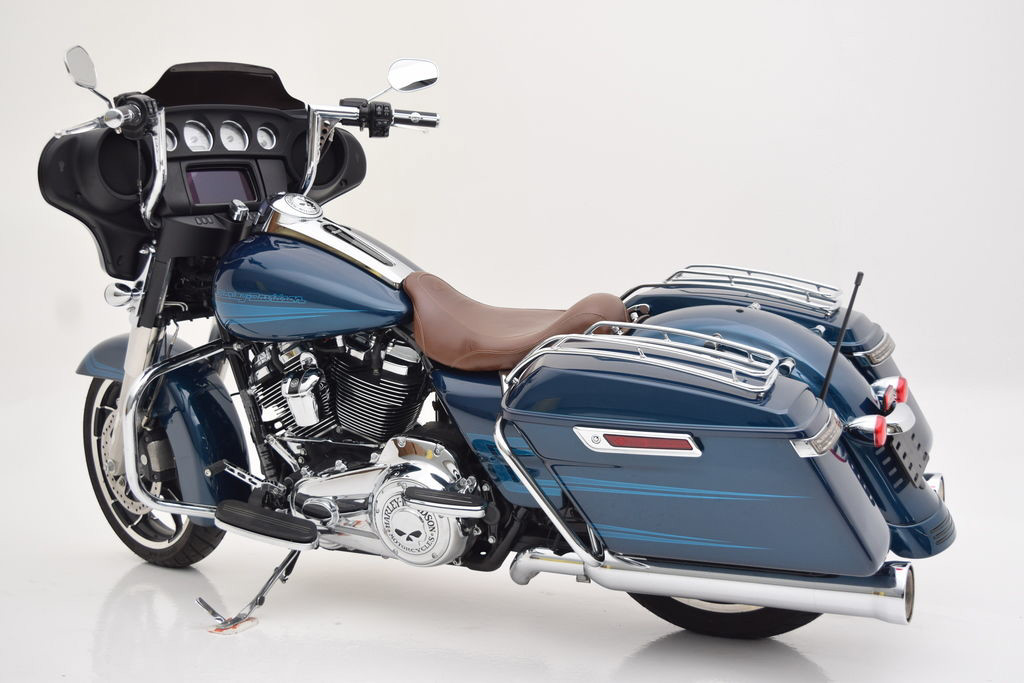 Street Glide®