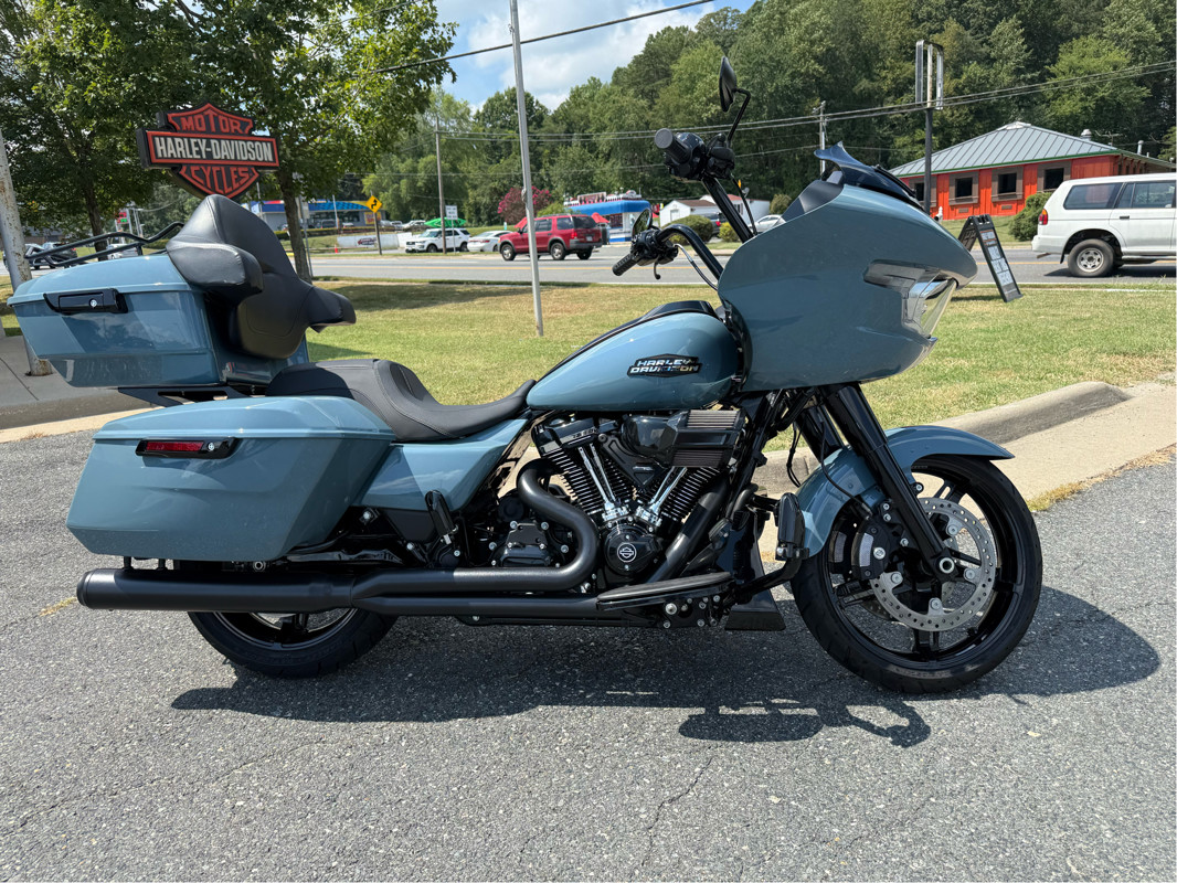 Road Glide®