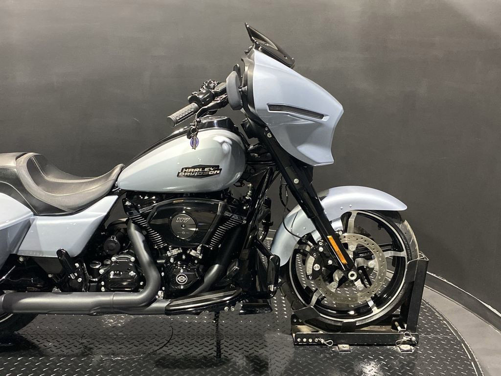 Street Glide®