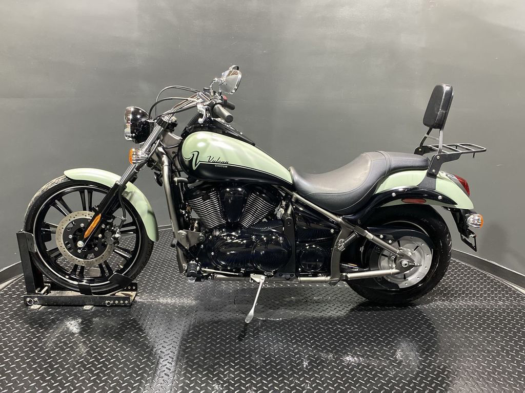 Vulcan 900 Custom