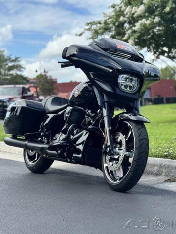 Street Glide®