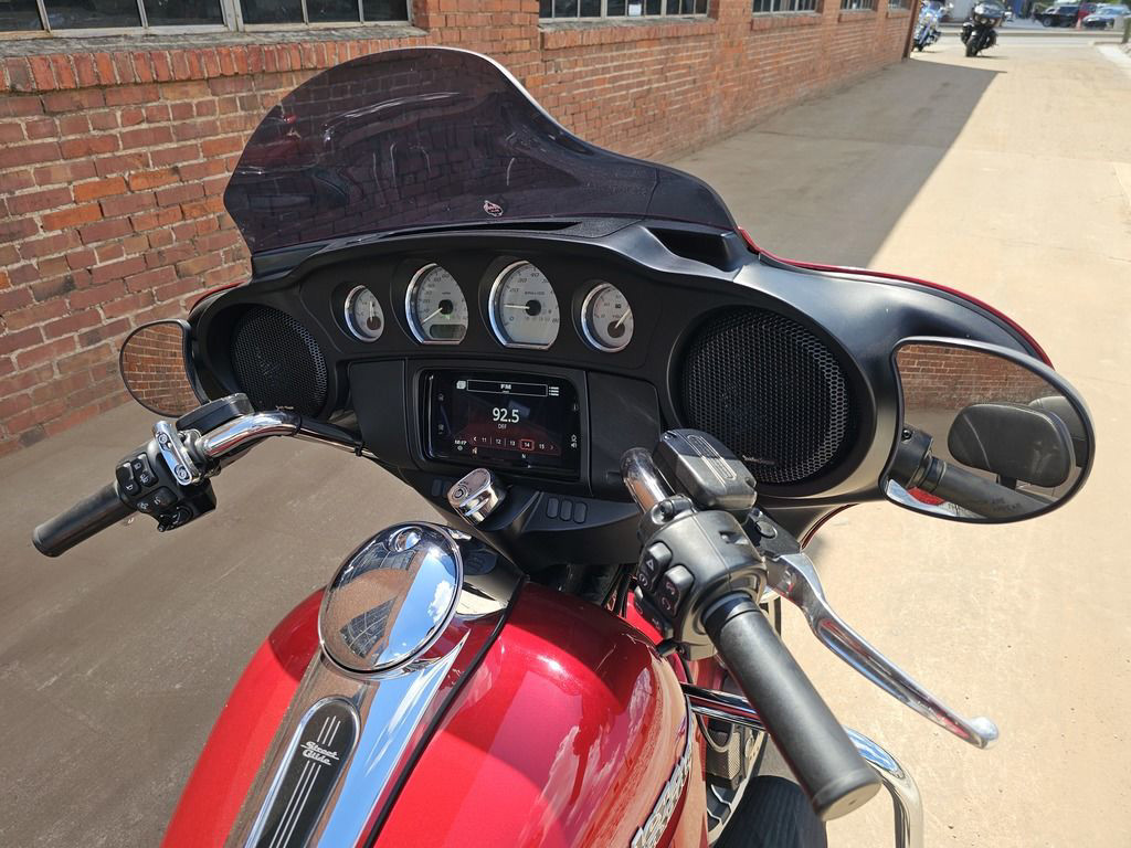 Street Glide®