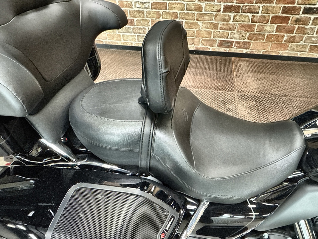 Street Glide® Ultra