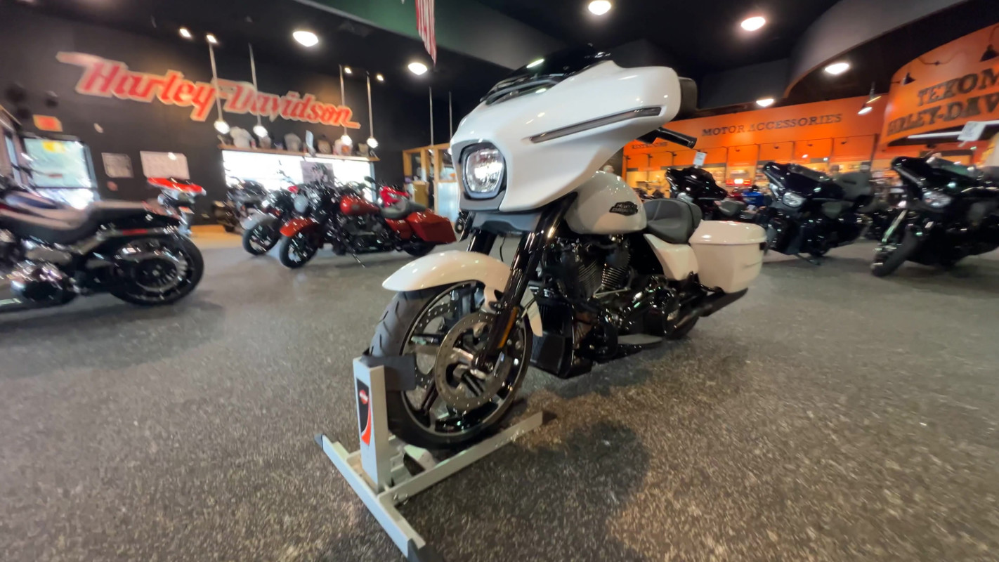 Street Glide®
