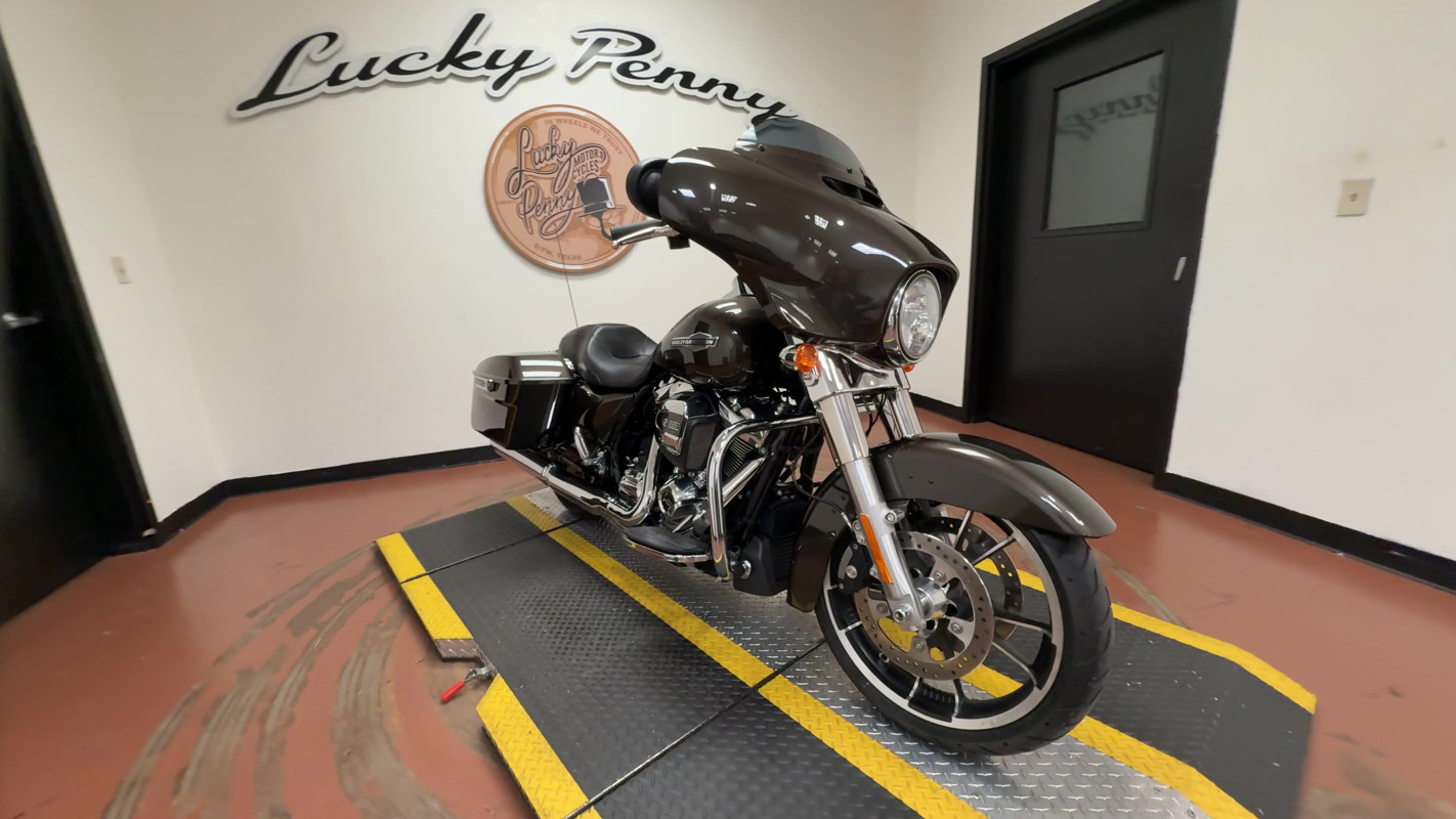Street Glide®