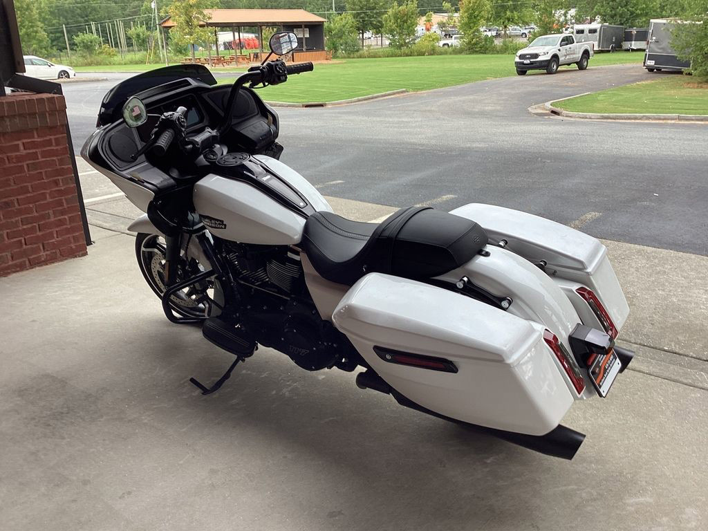 Road Glide®