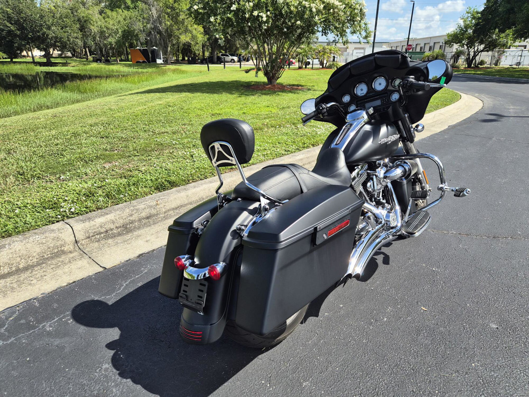 Street Glide®