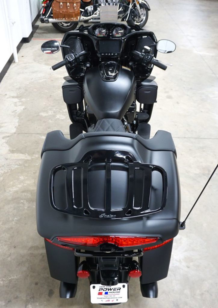 Pursuit Dark Horse 112