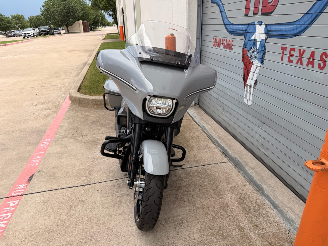 Street Glide®