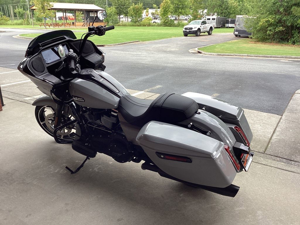Road Glide®