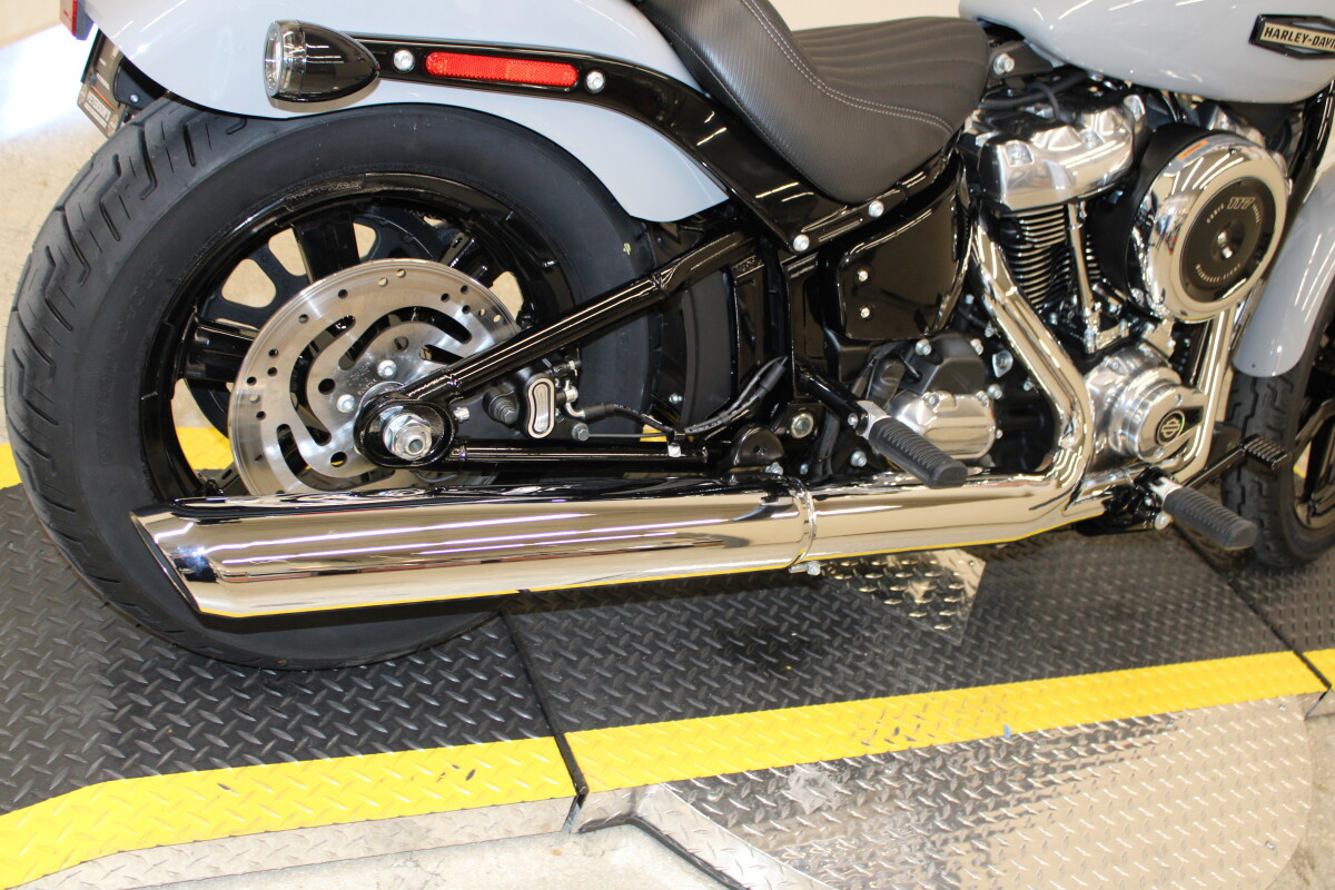 Street Bob®