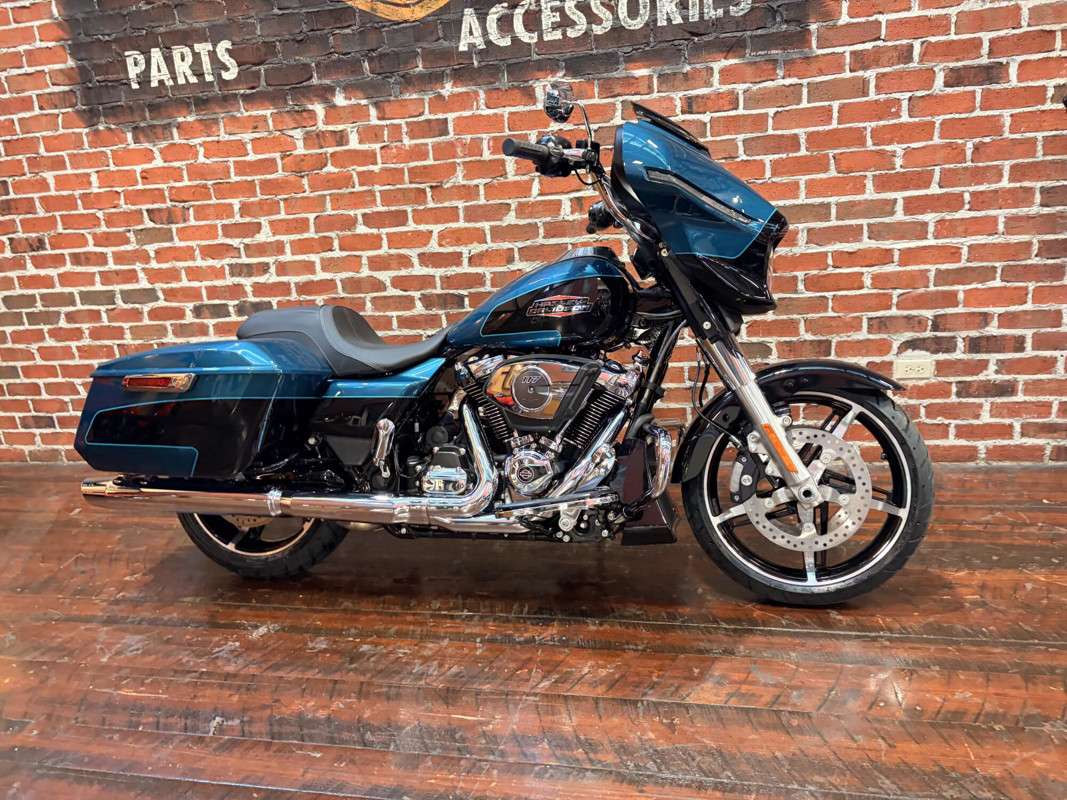 Street Glide®