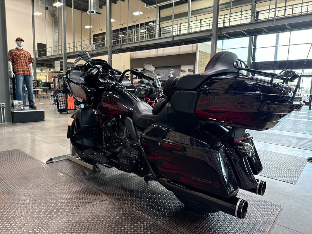 CVO® Road Glide®