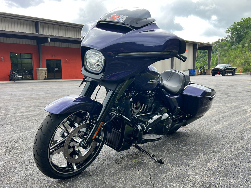 Street Glide®