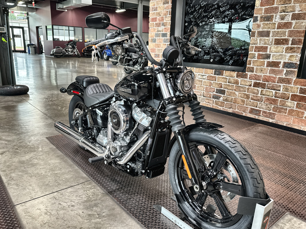 Street Bob®