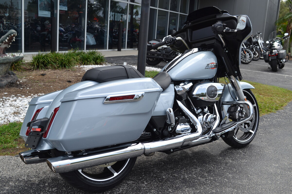Street Glide®