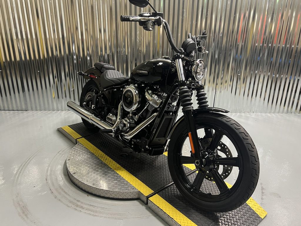 Street Bob®