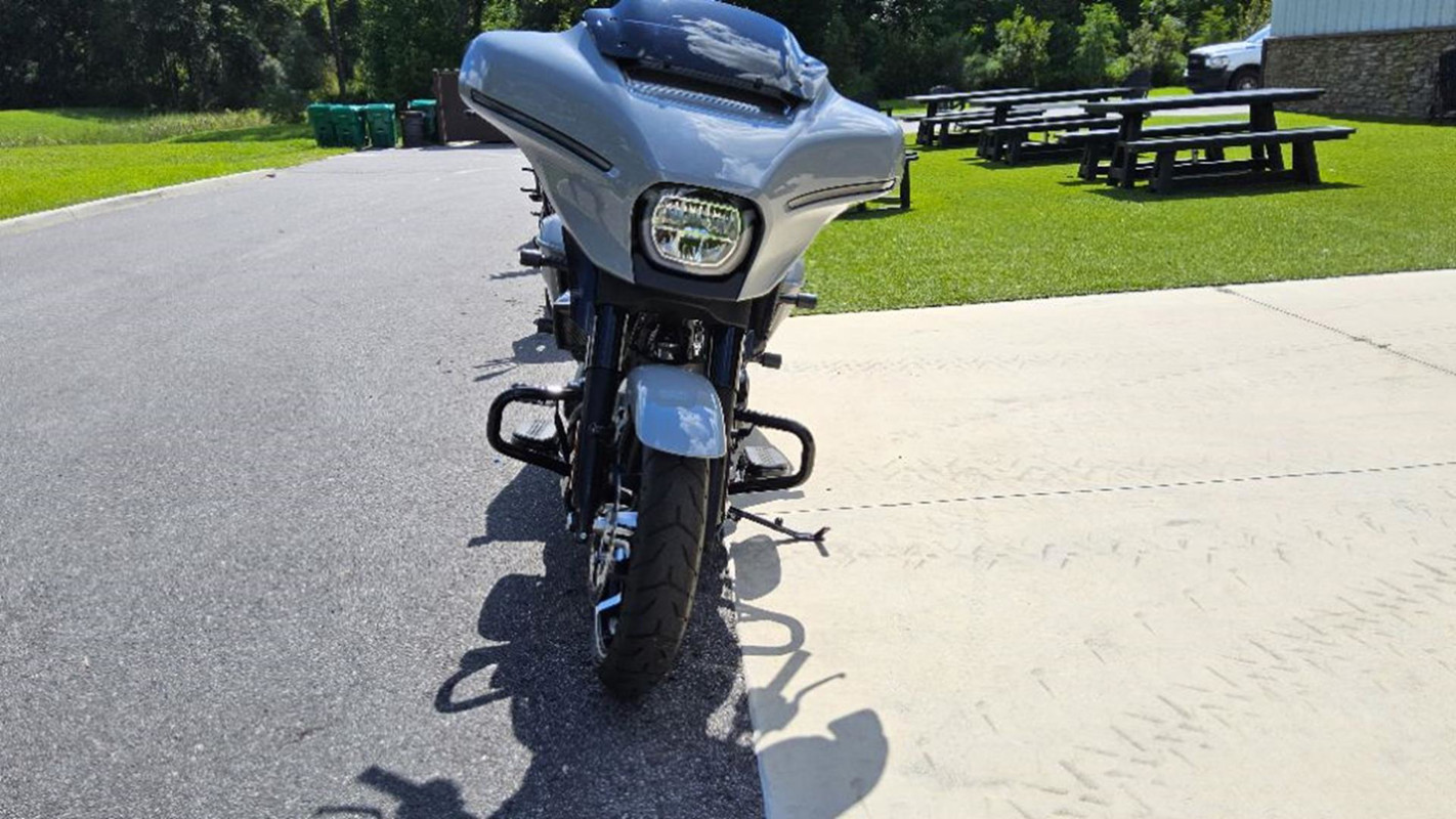 Street Glide®