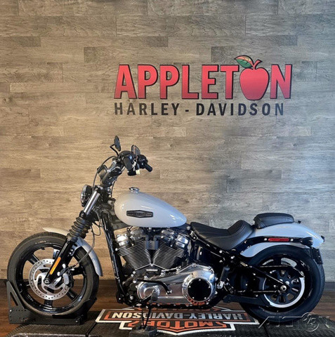 Street Bob®