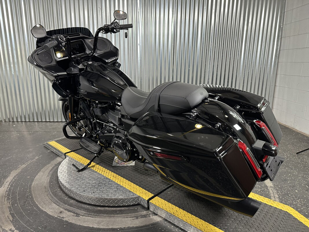 Road Glide®