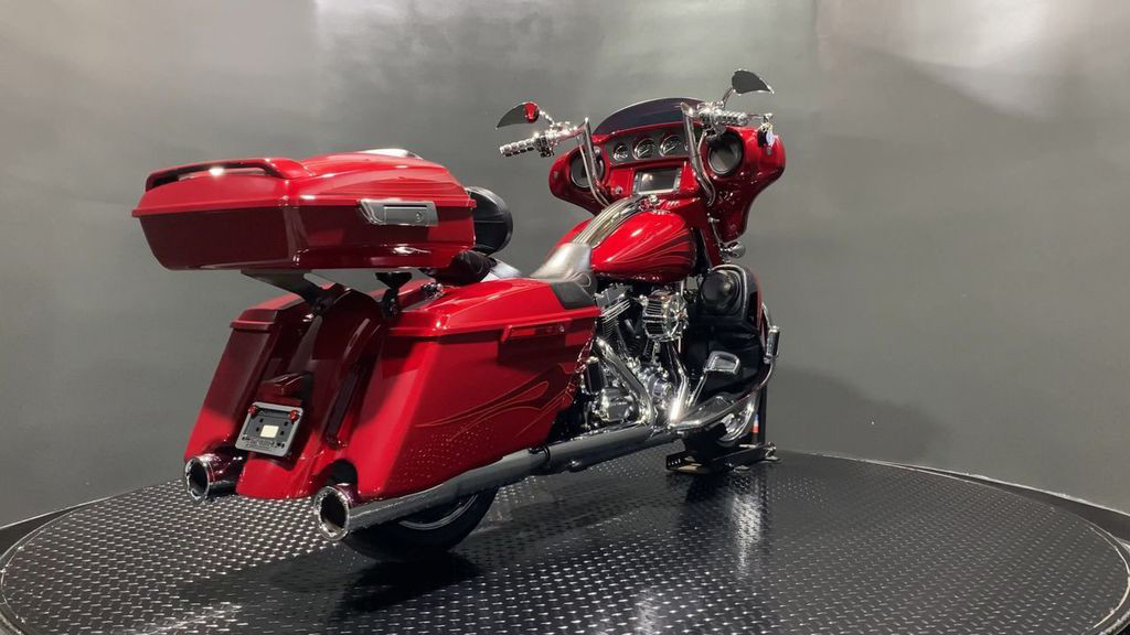 CVO® Street Glide®