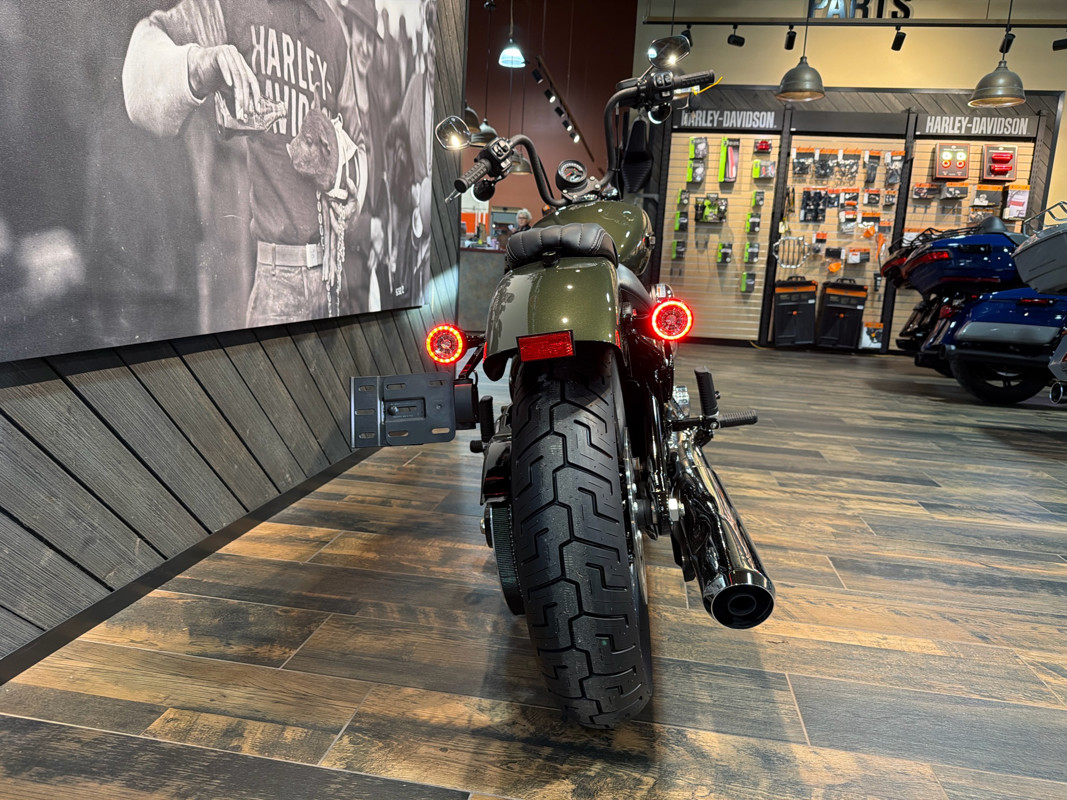 Street Bob®