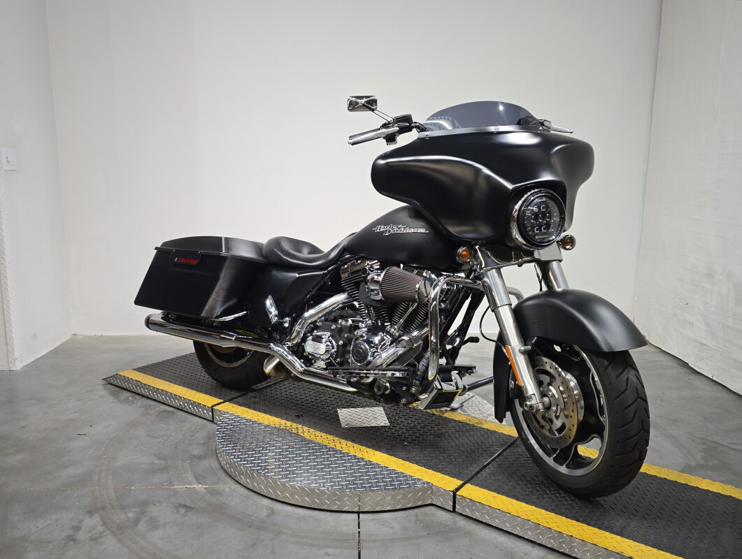 Street Glide®