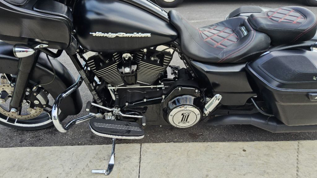 Road Glide®