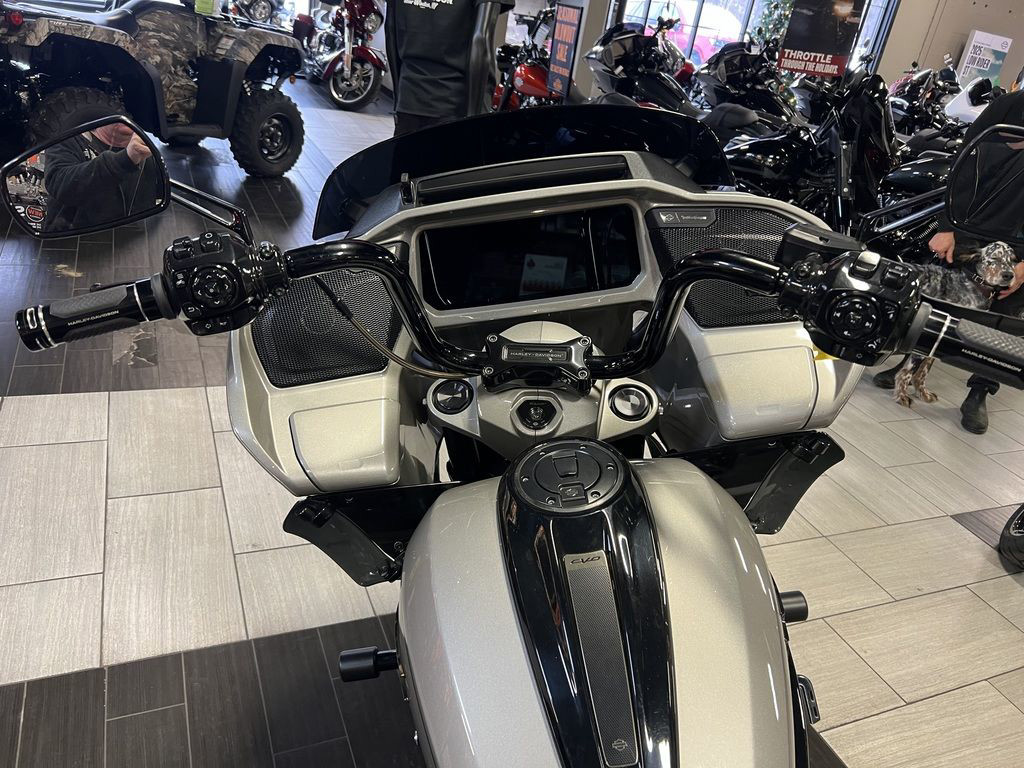 CVO® Road Glide®