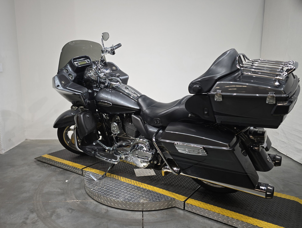 CVO™ Road Glide® Ultra