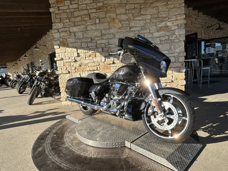 Street Glide®