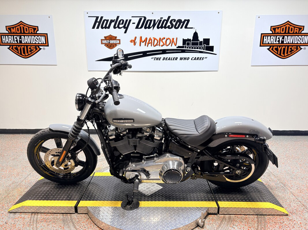 Street Bob®