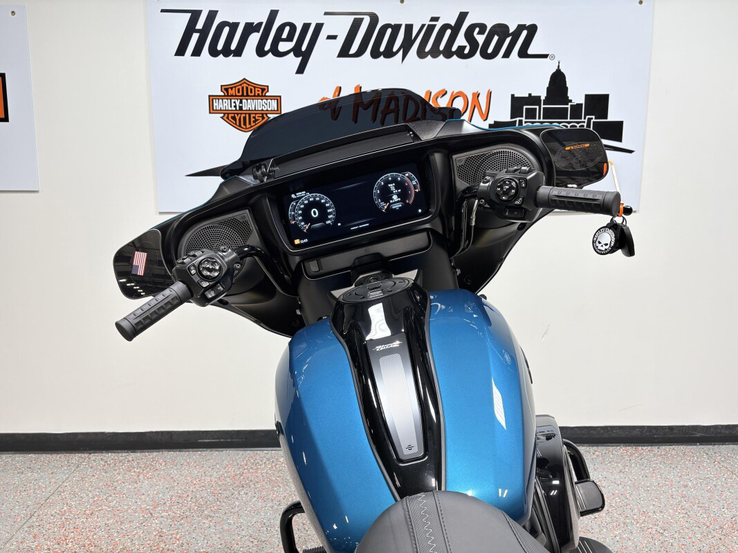 Street Glide®