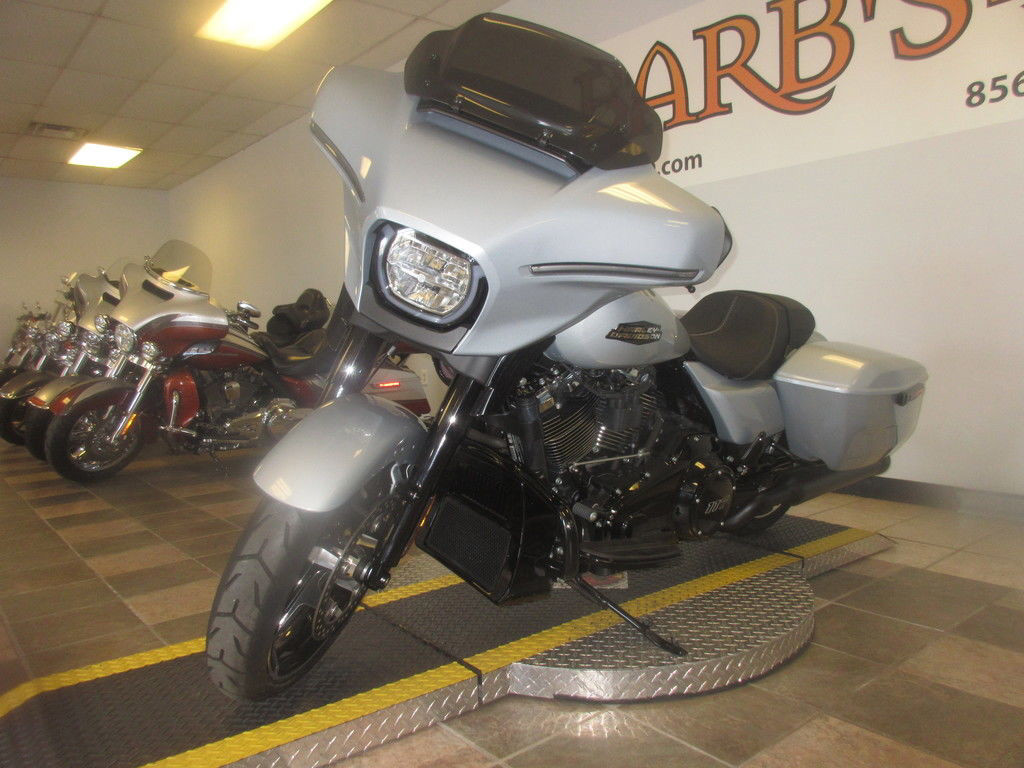 Street Glide®