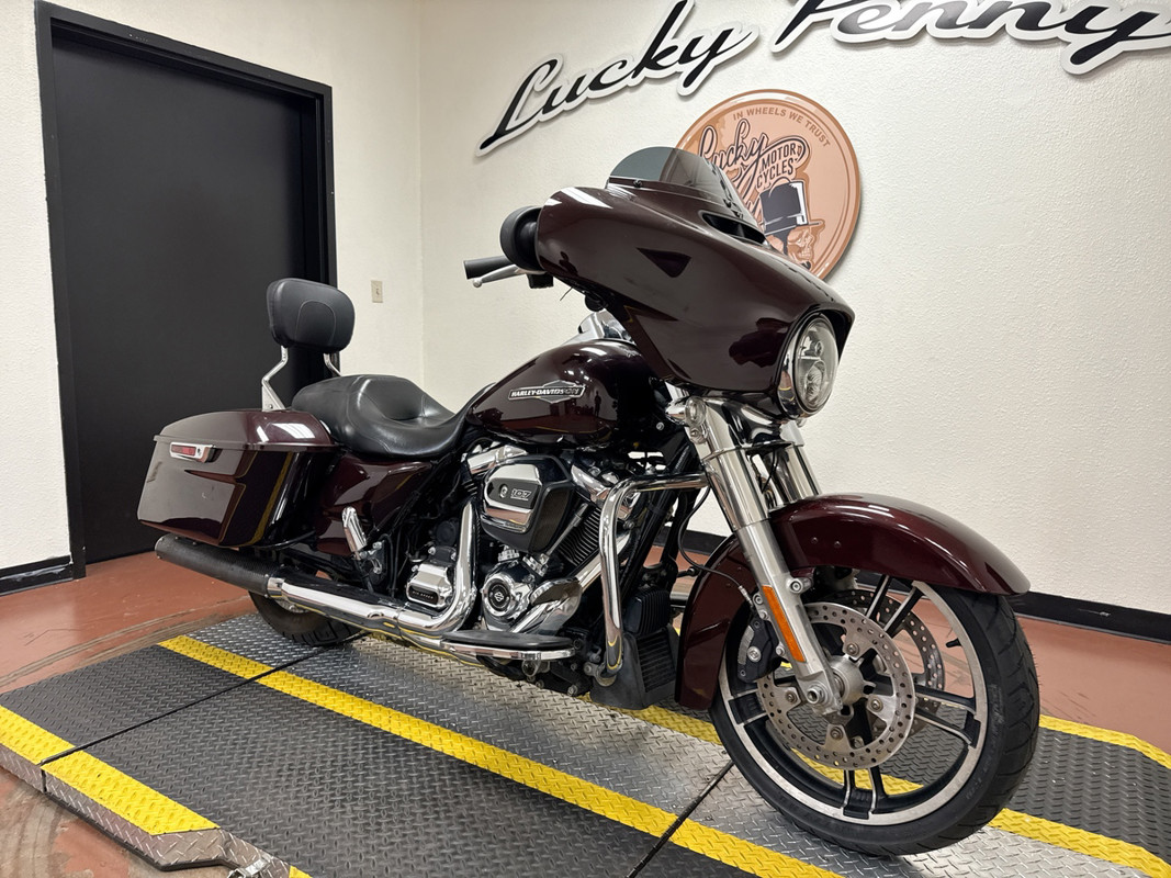 Street Glide®