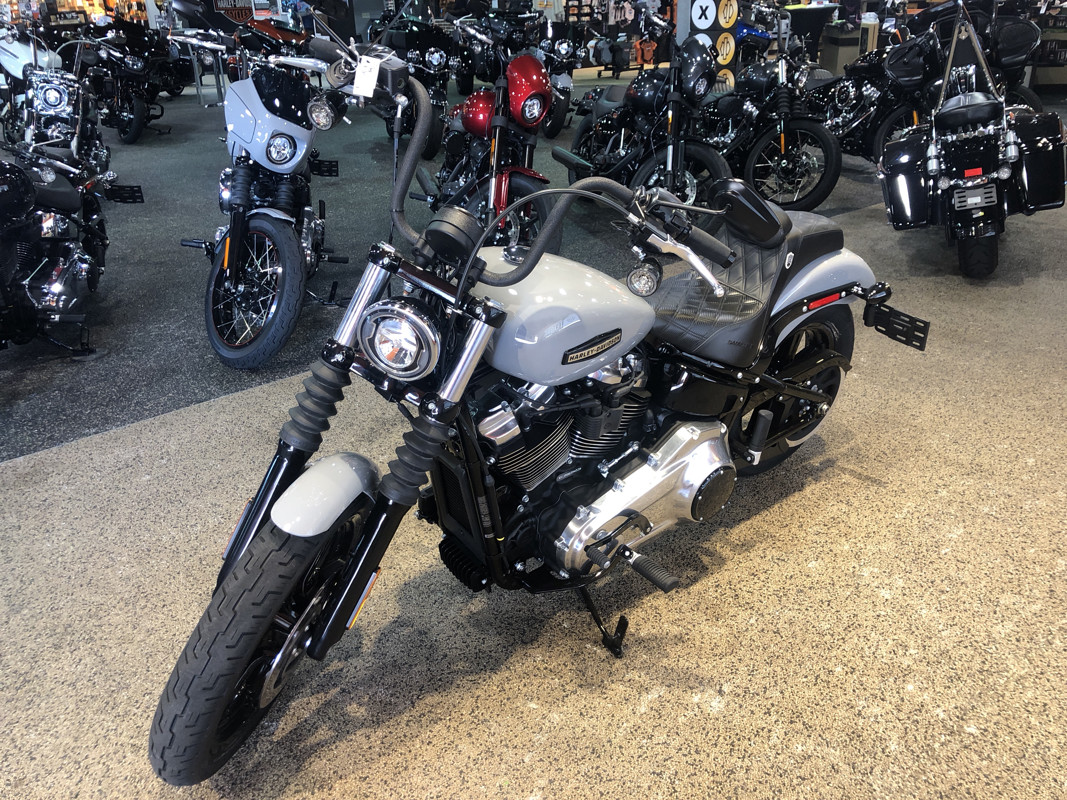 Street Bob®