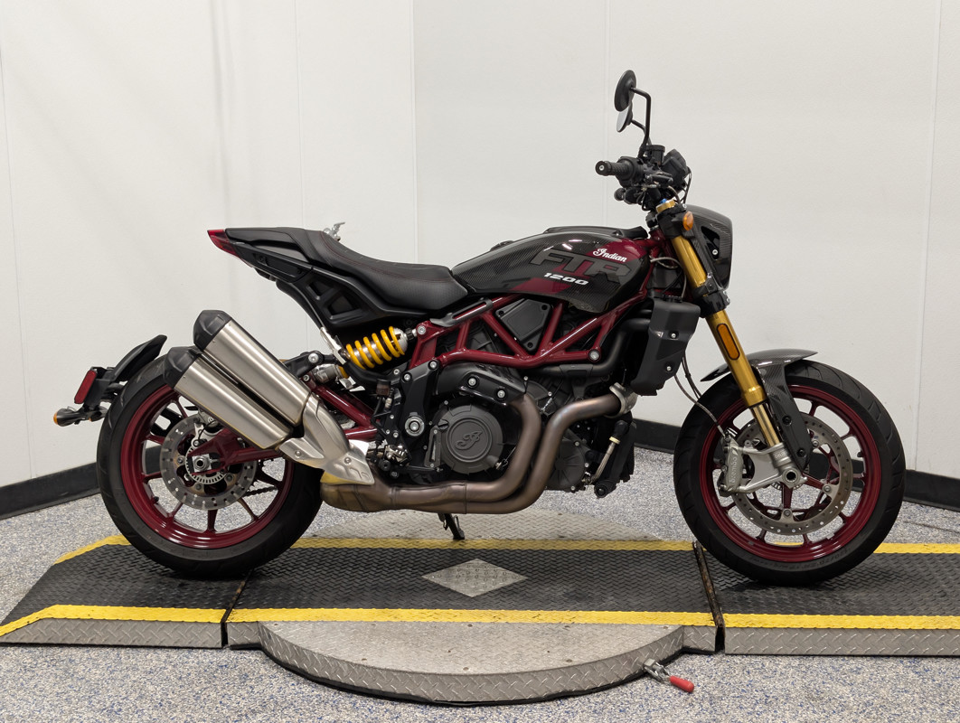 FTR R Carbon