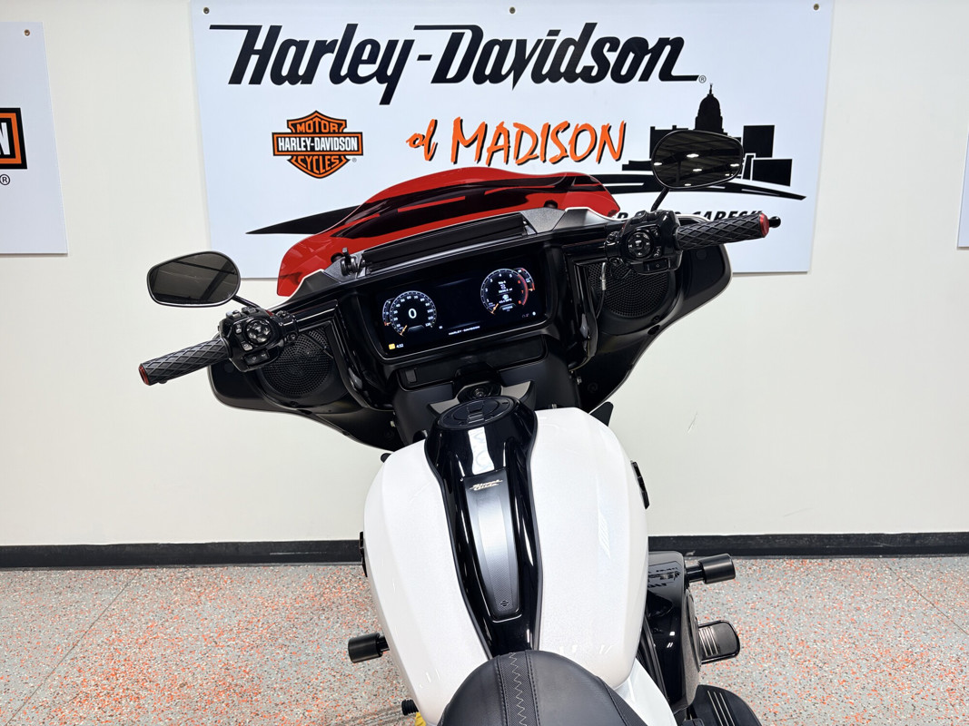 Street Glide®