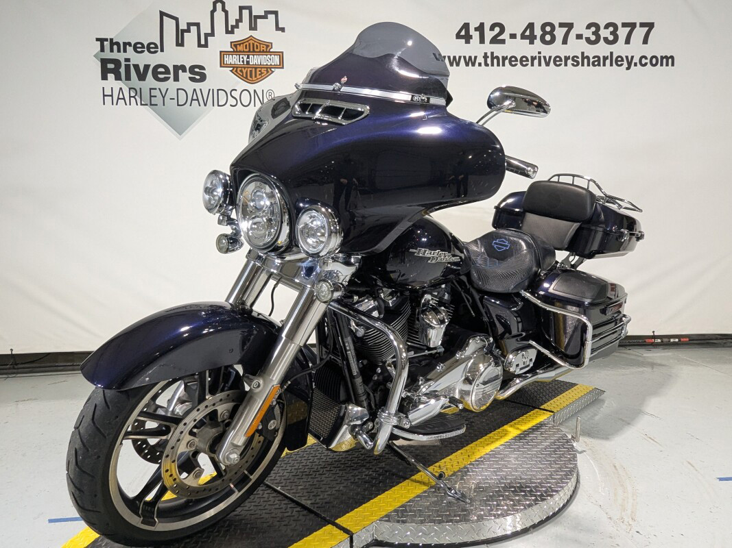 Street Glide®