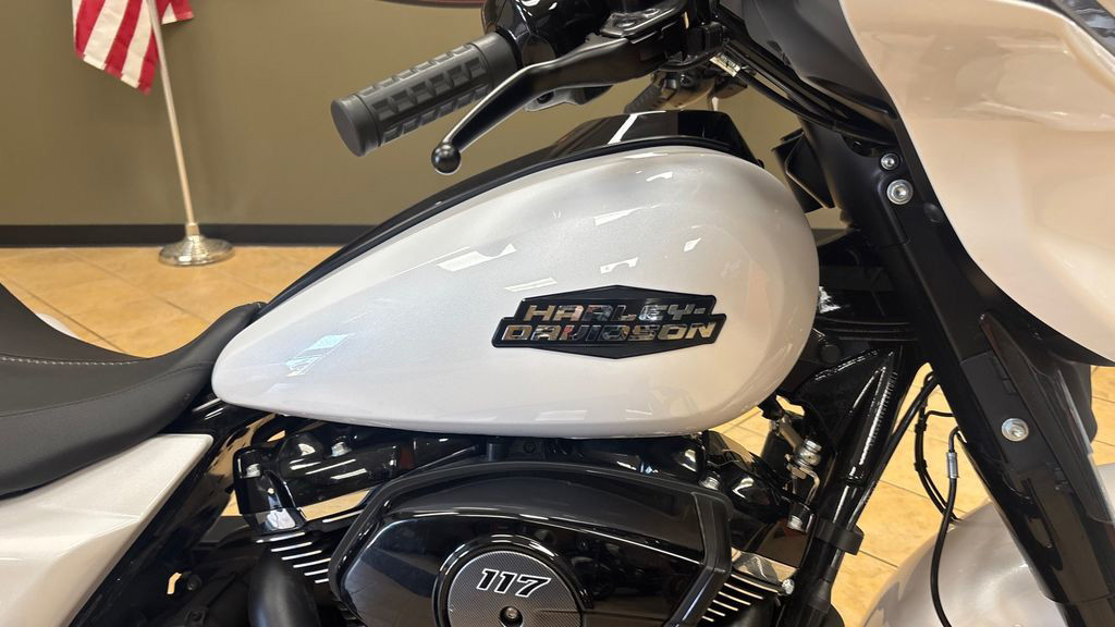 Street Glide®