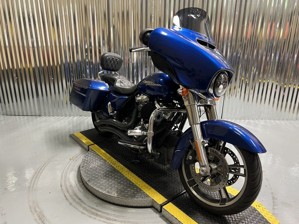 Street Glide®